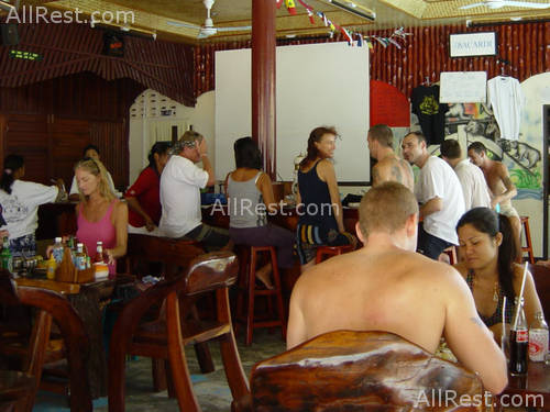 Ark Bar Garden Beach Resort 10